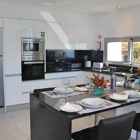 Luxury Casa Heights 3 Bedrooms Stunning Sea Views Contemporary Design *